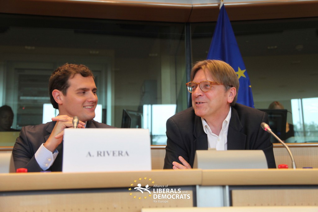 Guy Verhofstadt con Albert Rivera en la sede de Bruselas del Parlamento Europeo