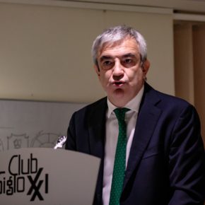 Luis Garicano, en el Club Siglo XXI: “Debemos conseguir que el PSOE pare los pies a la deriva de Sánchez”