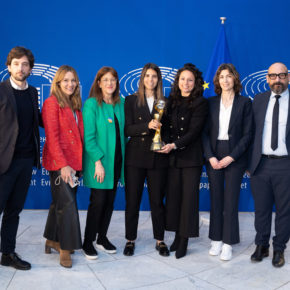 El Parlamento Europeo recibe a Ivana Andrés y Alba Redondo para celebrar su reciente triunfo en la Nations League y conmemorar el Día de la Mujer